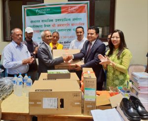 सेञ्चुरी कमर्सियल बैंकद्वारा स्कूललाई कम्प्युटर हस्तान्तरण