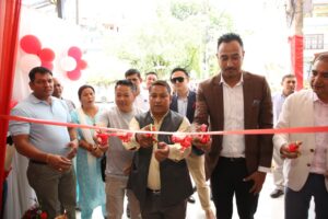 रेमण्डको सातौं शोरुम गोल्फुटारमा, टेलरिङका साथै रेमण्ड ब्राण्डका कोट, सर्ट, टाइ, पाईन्ट तथा अन्य रेडिमेड सामाग्रीहरु उपलब्ध
