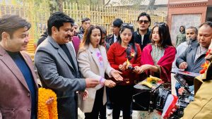 ‘मोदीबेनी’को मुहूर्त, वर्षा सिवाकोटीले अमर प्रतापसँग स्क्रिन शेयर गर्दै ‘मोदीबेनी’को मुहूर्त, वर्षा सिवाकोटीले अमर प्रतापसँग स्क्रिन शेयर गर्दै