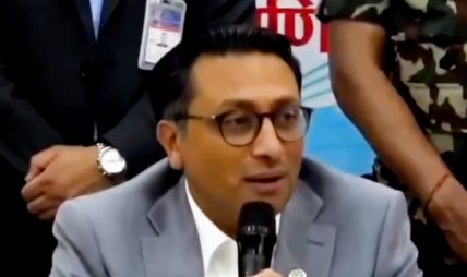 आर्थिक रुपान्तरण र सुशासन सरकारको मुख्य एजेण्डा : अर्थमन्त्री डा.वाग्ले आर्थिक रुपान्तरण र सुशासन सरकारको मुख्य एजेण्डा : अर्थमन्त्री डा.वाग्ले