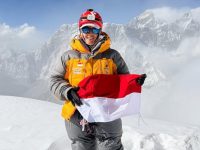 इन्डोनेसियाली महिला आरोहीद्वारा ६ हजार ८१२ मिटर अग्लो आमादब्लमको सफल आरोहण