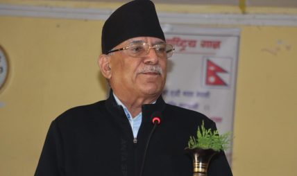 रोल्पा जीप दुर्घटना स् प्रचण्डद्वारा पीडित परिवारलाई सान्त्वना