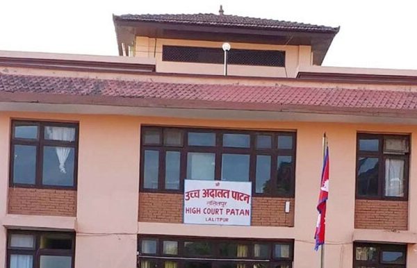 उच्च अदालत पाटनद्वारा प्रहरी र सशस्त्र प्रहरीका पिकअप गाडीमा थपिएका सिटबारे निर्देशनात्मक आदेश जारी