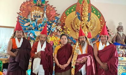 फर्पिङमा तीन वर्षे ‘लोसुम’ साधना : कर्म ल्हुङतोक ‘सुबास पाख्रिन’ समेतलाई ‘दुर्जेलोपेन’ उपाधि