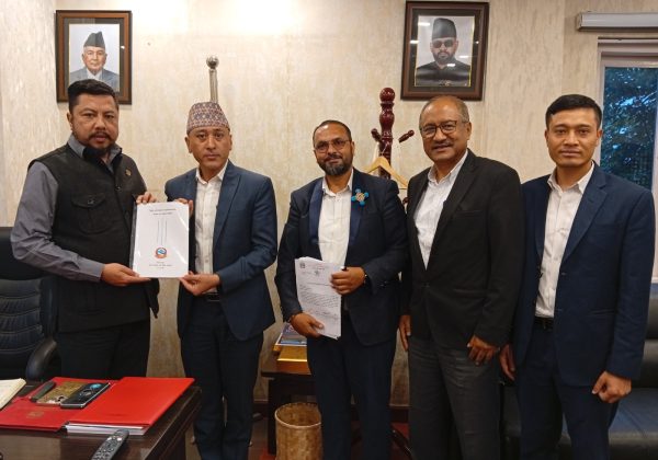विद्युत् आयोजनाको पीपीए र अनुमतिपत्र प्रक्रिया सुधारबारे अध्ययन प्रतिवेदन ऊर्जामन्त्रीलाई
